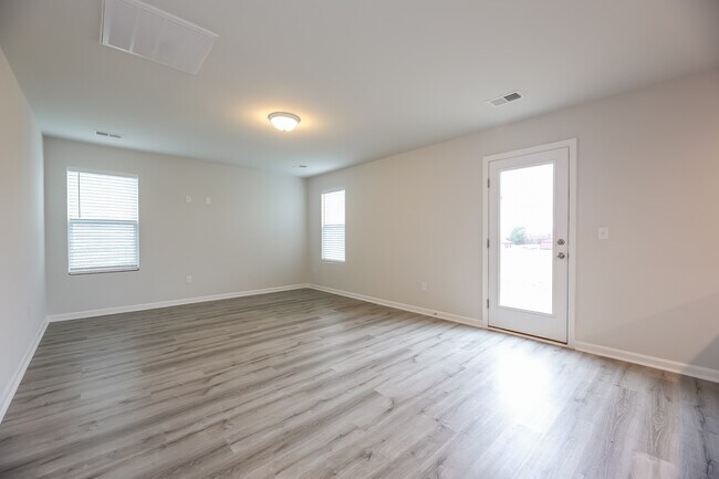 Foto del edificio - 346 Elevation Ct