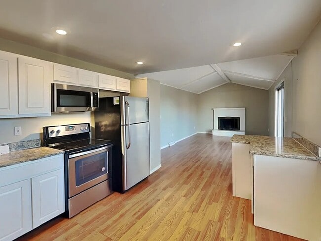 Building Photo - 6470 S Birch Cir