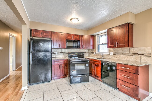 Building Photo - 6336 N 68th St