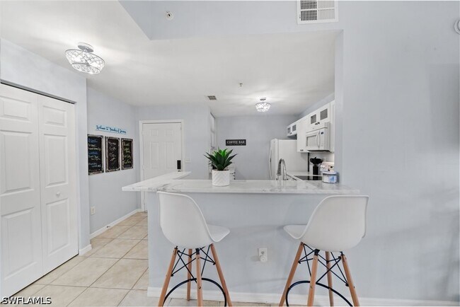 Foto del edificio - 15393 Bellamar Cir