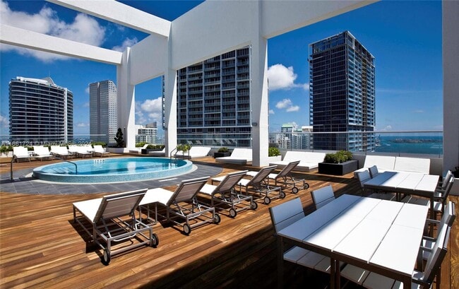 Foto del edificio - 500 Brickell Ave