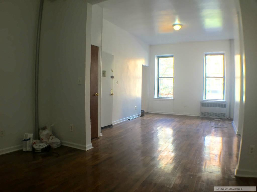 Primary Photo - 517 E 82nd St