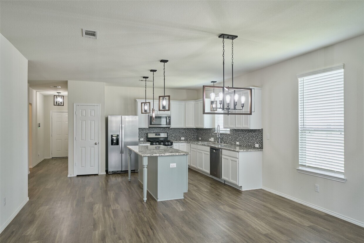 Foto principal - 4201 Amber Ruse Dr
