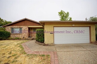 Building Photo - 237 Oleander Dr