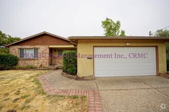 Building Photo - 237 Oleander Dr