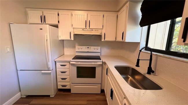 Building Photo - 1716 Foxhall Cir