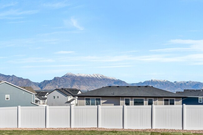 Building Photo - 2508 N Paintbrush Dr