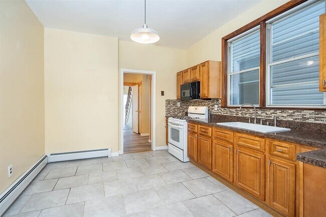 Foto del edificio - 13 E 52nd St