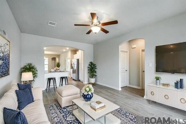 Foto del edificio - 7623 Waterview Dr