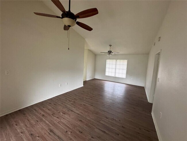 Foto del edificio - 2378 Comerwood Dr