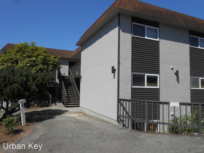 Building Photo - 5900 SW Admiral Way