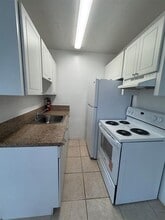 Building Photo - 3871 SW 12th Pl