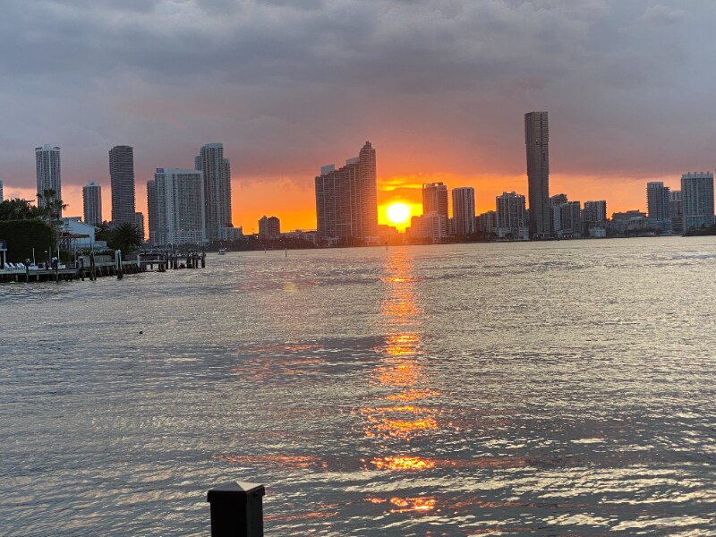 Foto del edificio - 244 W San Marino Dr