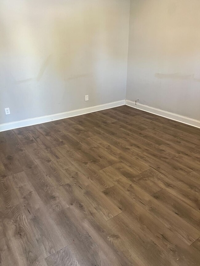Building Photo - Knoxville 37917 - 2 bedroom, 1 bath home -...