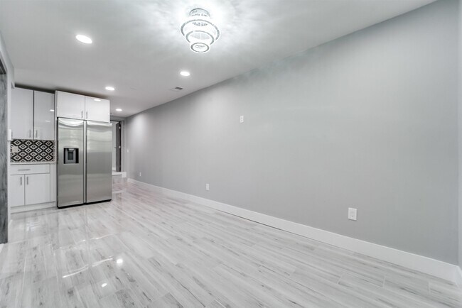 Foto del edificio - 186 COLUMBIA Ave