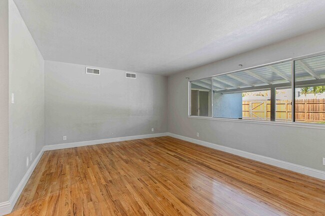 Building Photo - 2825 Westchester Ln