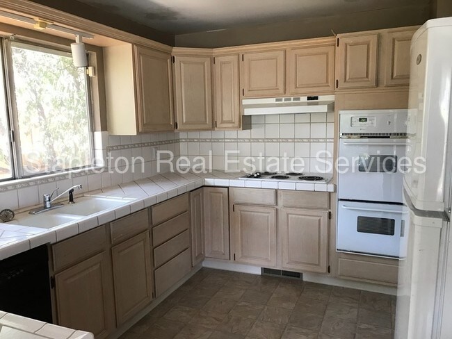 Building Photo - 1025 Brinkby Ave