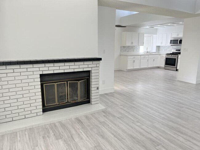 Building Photo - 3600 Bedrock Dr