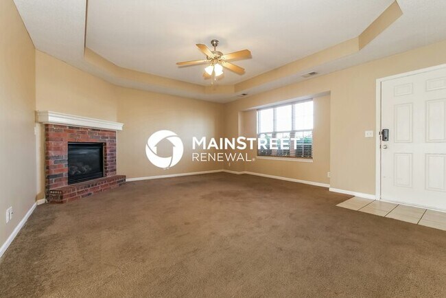 Building Photo - 3 Bedroom Pet-Friendly Home in Raymore, MO with Main Street Renewal