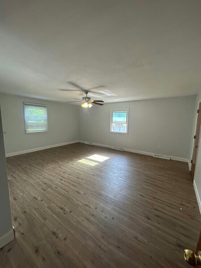 Foto del edificio - 1317 Fieldcrest