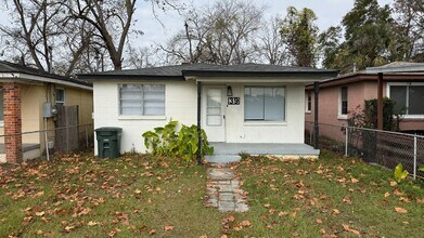 Building Photo - 39 Lissner Ave