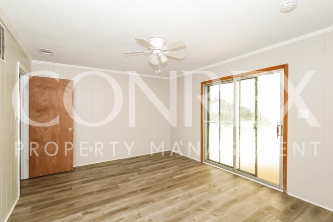 Building Photo - Serene and Well-Maintained 3 Bedroom