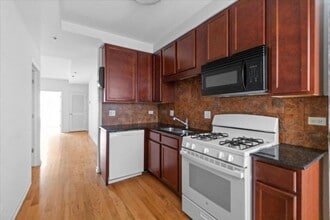 Building Photo - 3706 N Kenmore Ave
