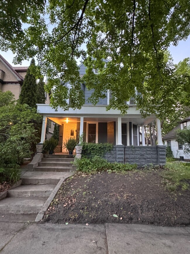 Foto del edificio - 709 7th St SE