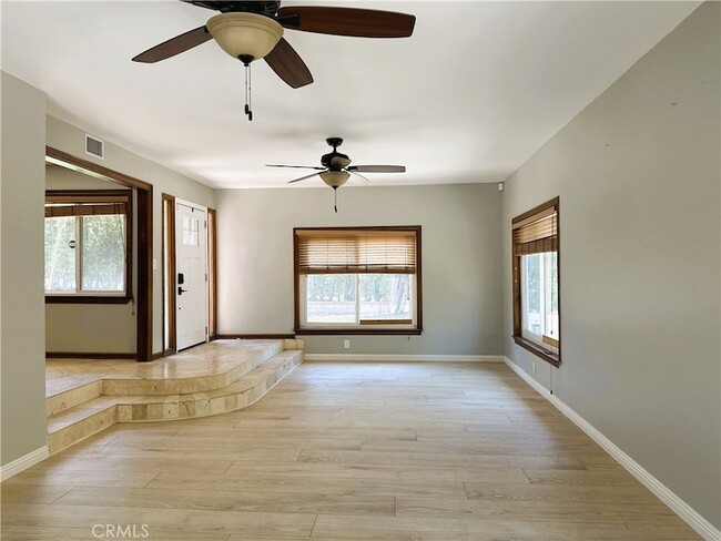 Building Photo - 12752 Barrett Ln