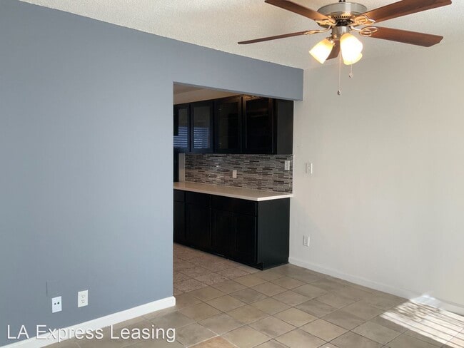 Building Photo - 2419 S Ridgeley Dr