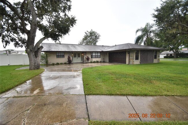 Foto del edificio - 1455 Ridgelane Cir S