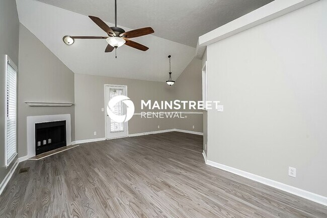 Building Photo - 3 Bedroom Pet-Friendly Home in Antioch, TN with Main Street Renewal