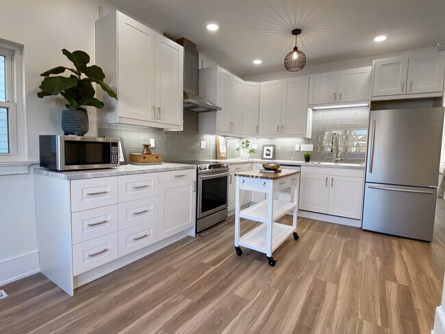 Cocina remodelada (inferior) - 310 W Hayes Ave