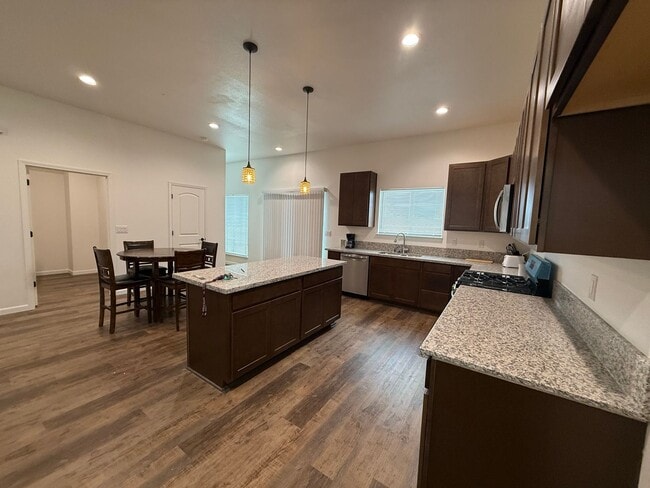 Building Photo - Fully Furnished