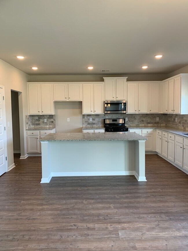 Building Photo - 4 Bedroom Home in Lithonia!