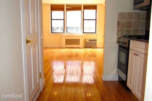 Primary Photo - Studio, 1 bath House - 201 W 13th St