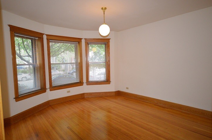 Primary Photo - 849 W Grace St