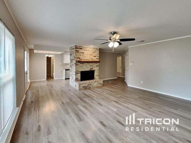 Foto del edificio - 828 W Embercrest Dr