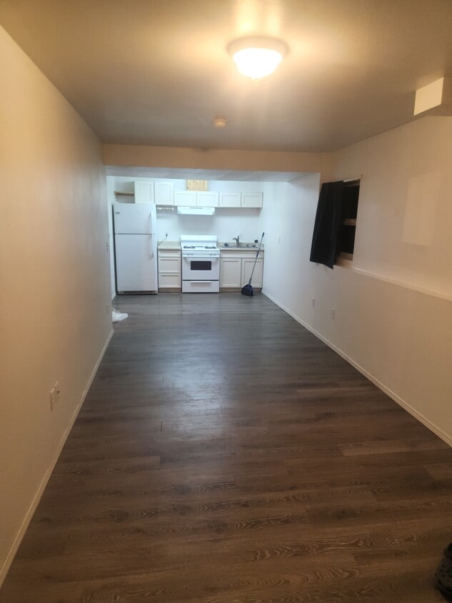 Primary Photo - 3474 N Brocton Ave