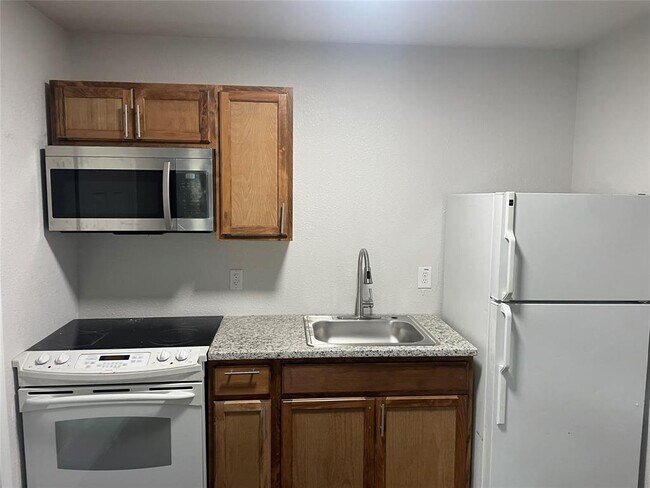 Foto del edificio - 4530 Kingsbury St