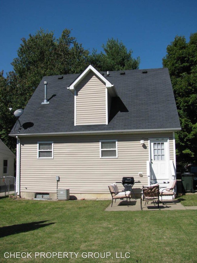 Building Photo - 9106 Wilson Ave