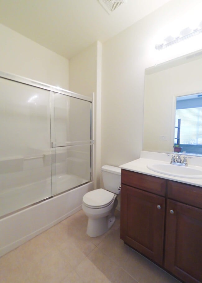 Building Photo - 242 Peppermint Tree Terrace