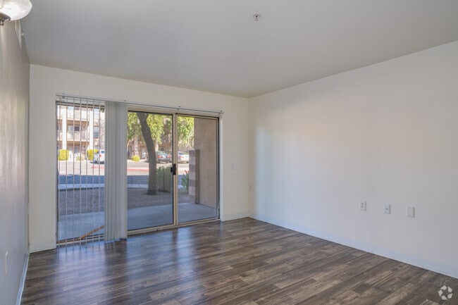 2BR, 1BA - 963SF - Living Room - Senior Living- Lifestyles of Glendale