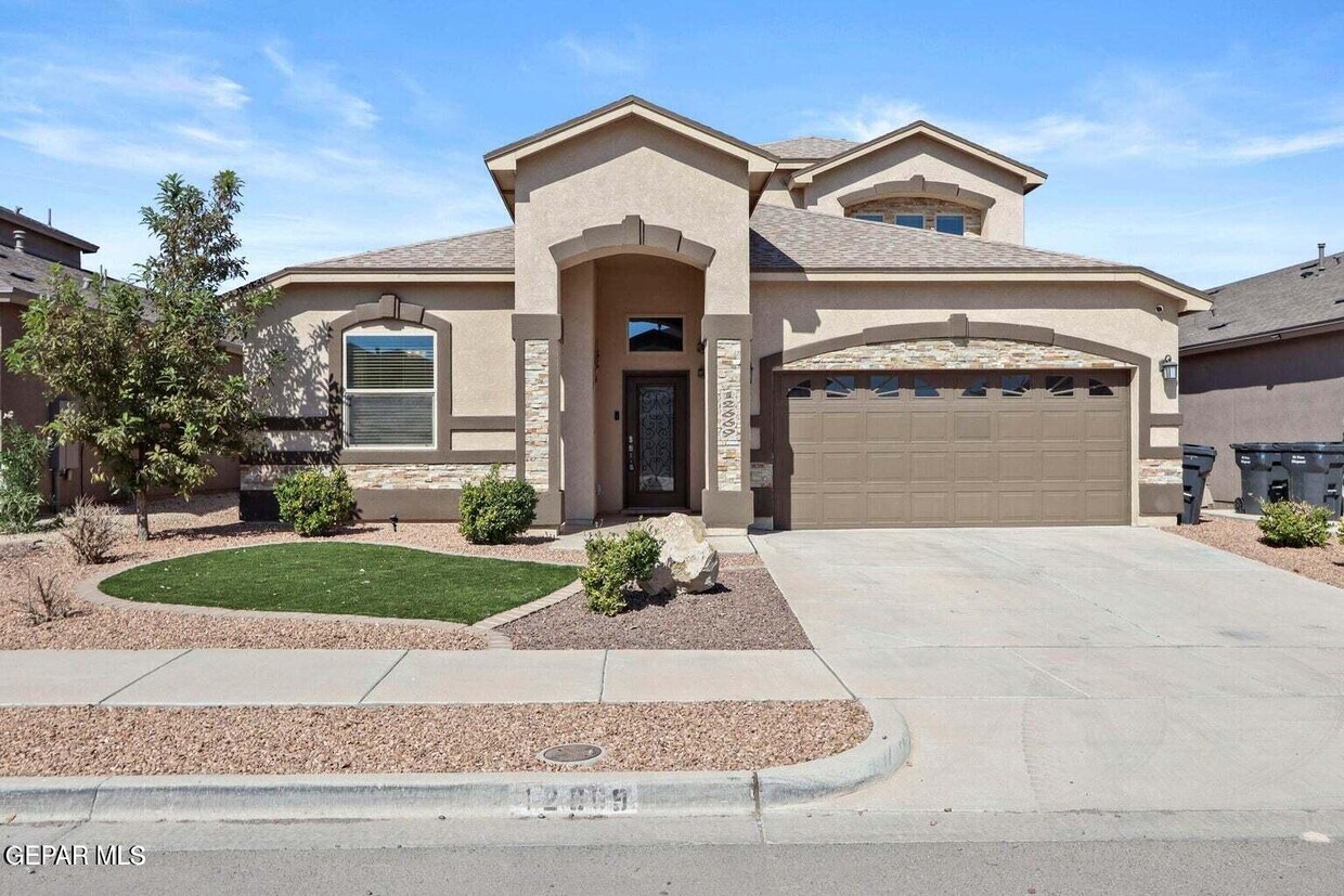 Foto principal - 12669 Katherine Brennand Rd