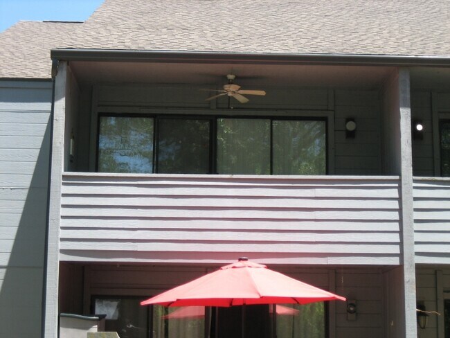 Foto del edificio - 1156 N Alston St