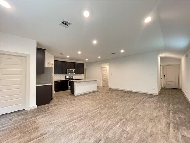 Foto del edificio - 8107 Sugar Cane Ln
