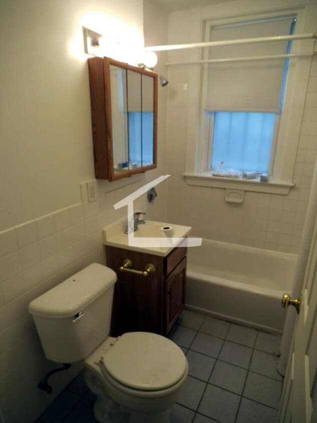 Building Photo - 212 Allston St