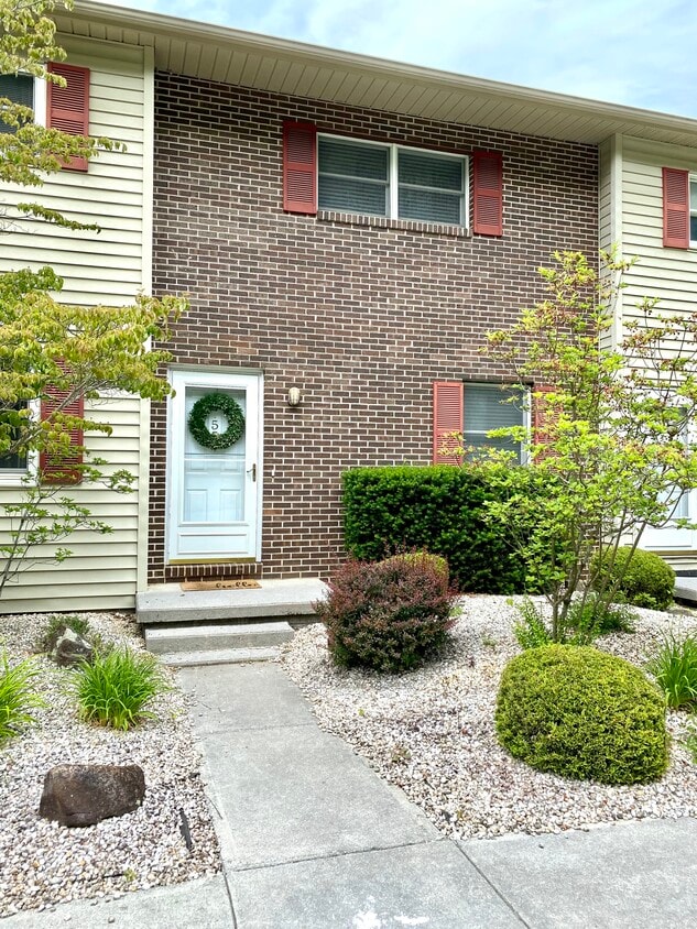 Exterior - 557 Old Bluefield Rd