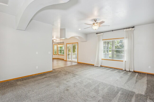 Building Photo - 7 Valley Oaks Ct