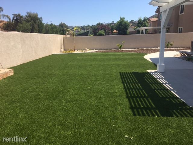 Foto del edificio - 6 br, 4.5 bath House - 9202 Los Coches Rd